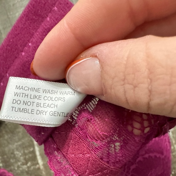 5th Avenue Intimates Lace Bra Plum Purple Size 44D Lightly Padded/Fully Lined‎ - Picture 4 of 4